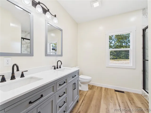 $424,500 | 106 Mayerling Drive, Laurie, MO 65037