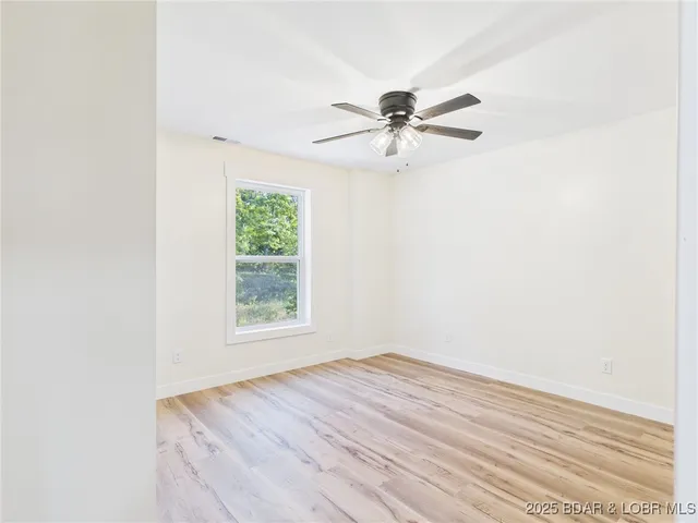 $424,500 | 106 Mayerling Drive, Laurie, MO 65037