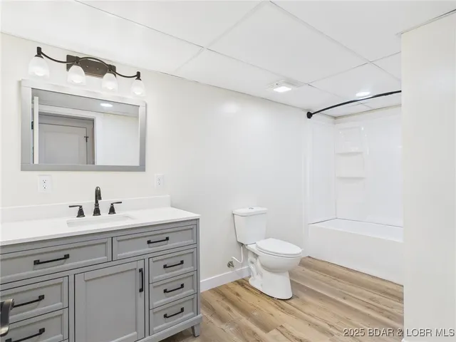 $424,500 | 106 Mayerling Drive, Laurie, MO 65037