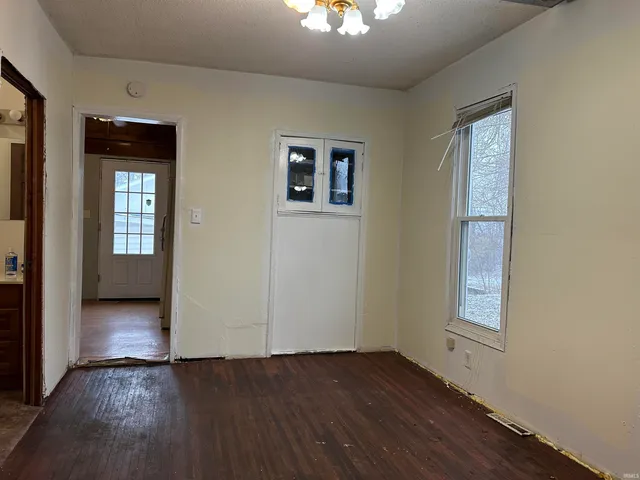 $78,000 | 2426 Thompson Avenue, Fort Wayne, IN 46807