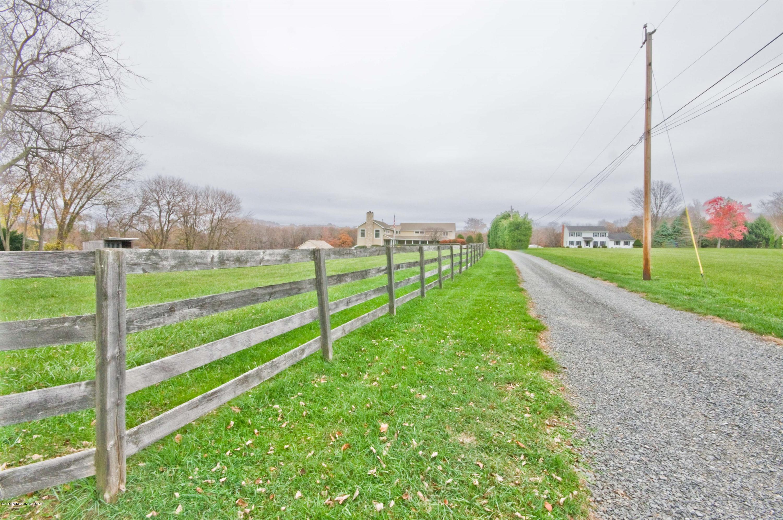 108 Millstone Road Millstone Township, NJ 08535 - Photo 2 of 39 Country Driveway