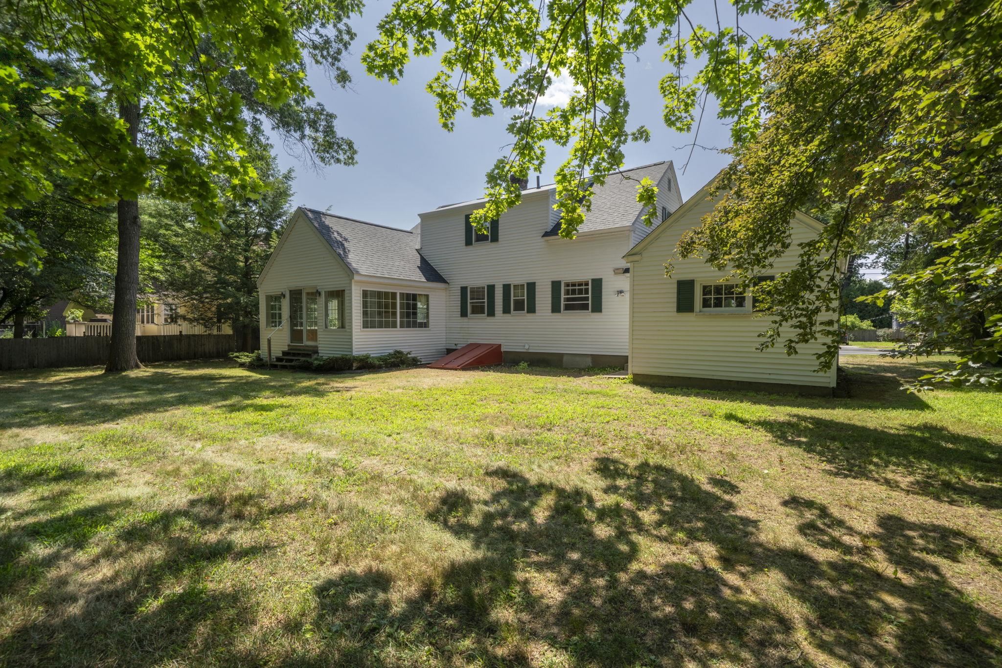 831 Maple Street Manchester, NH 03104 - Photo 3 of 35 Gallery Image 3