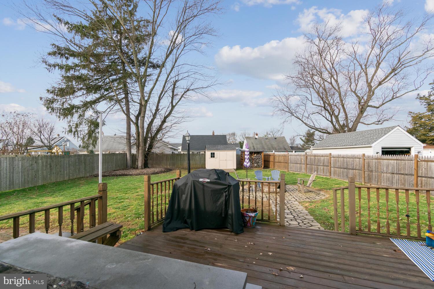 14 Downing Road Hamilton, NJ 08690 - Photo 25 of 29 Walkout to Fire Pit