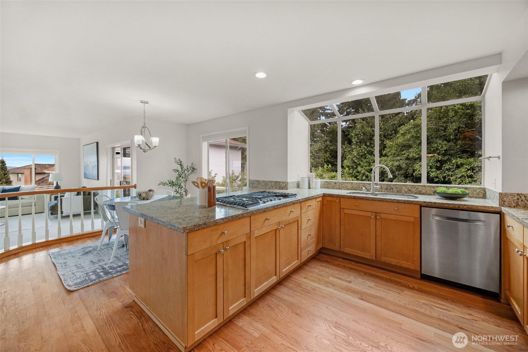 1623 Edgemoor Lane Everett, WA 98203 - Photo 10 of 37