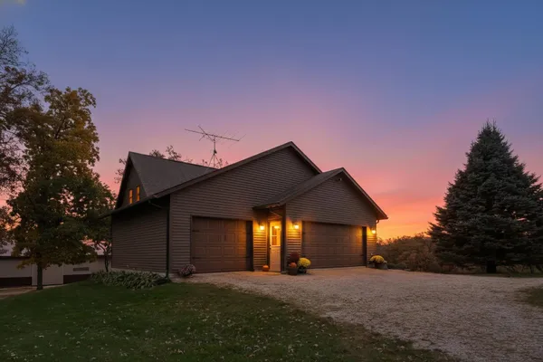 $720,000 | 4800 Cub Hollow Road, Gratiot, WI 53541