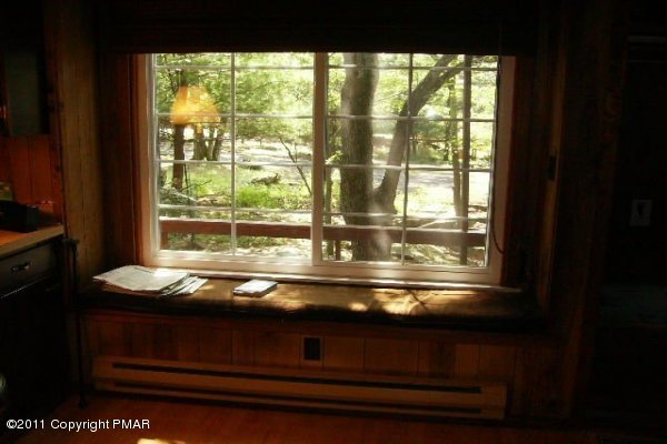 745 Hampstead Road Bushkill, PA 18324 - Photo 4 of 10 a view of table and window