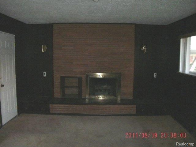 21141 Moross Road Grosse Pointe, MI 48236 - Photo 6 of 10 005