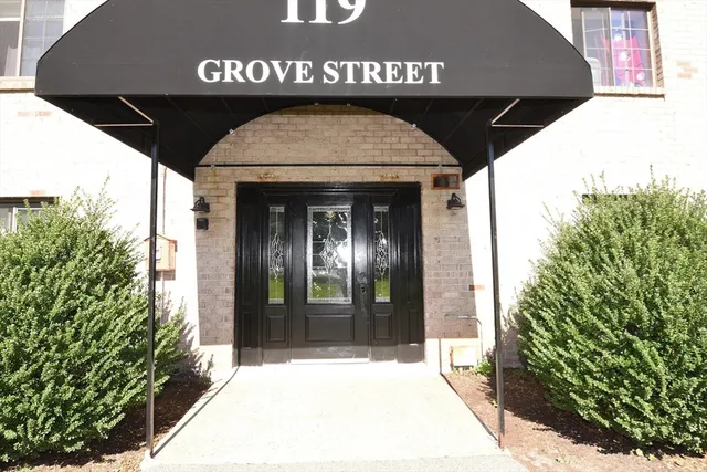 a view of entrance front of the house