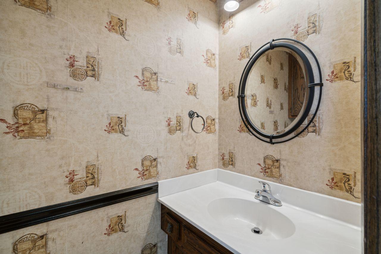 455 County Rd C West Roseville, MN 55113 - Photo 5 of 33 Gallery Image 5