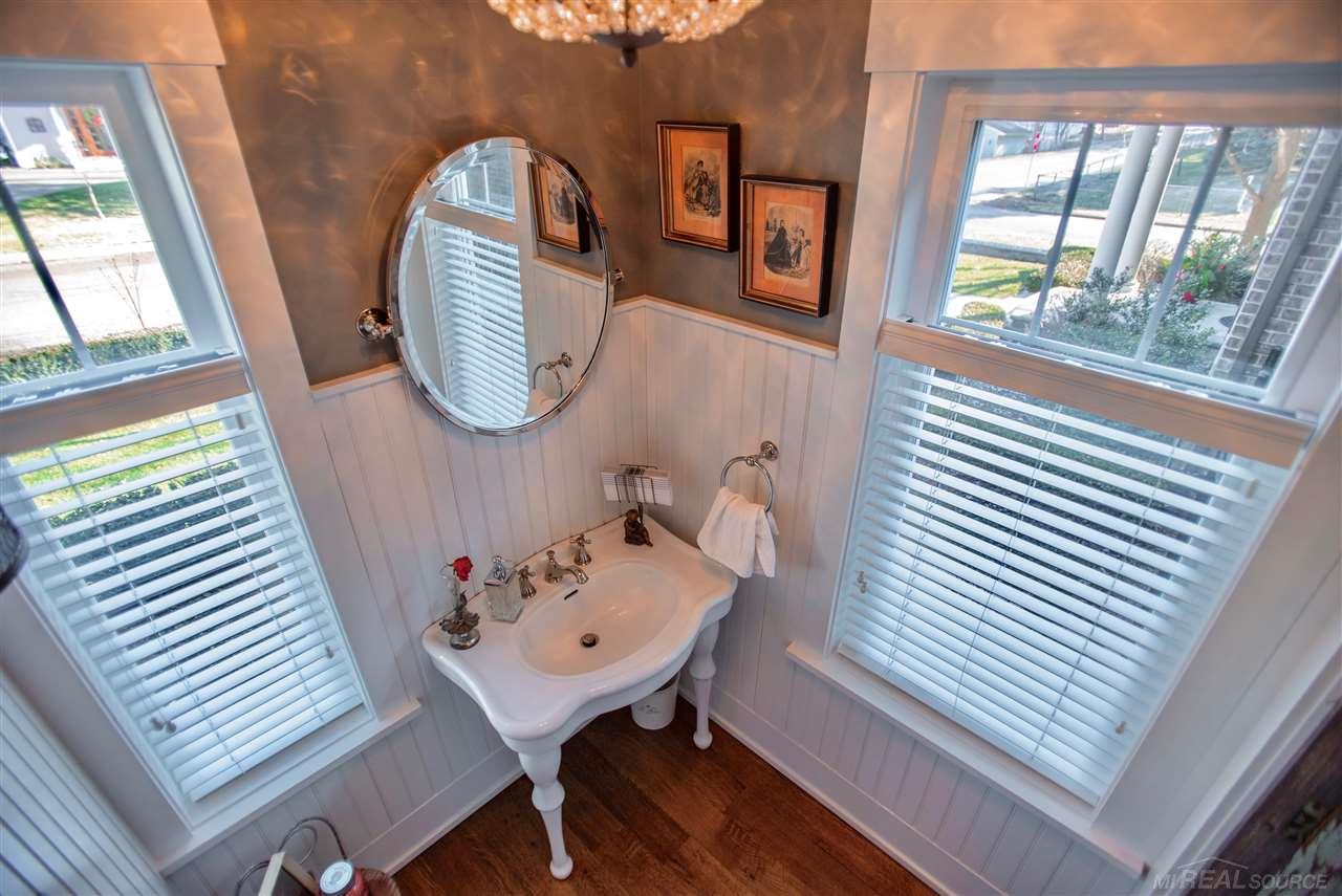 307 Wilcox Street Rochester, MI 48307 - Photo 22 of 49 31368059-21.JPG
