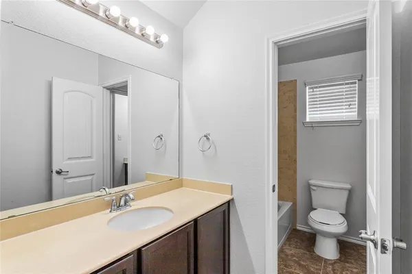 $2,750 | 524 Mount Olive Avenue, McKinney, TX 75072