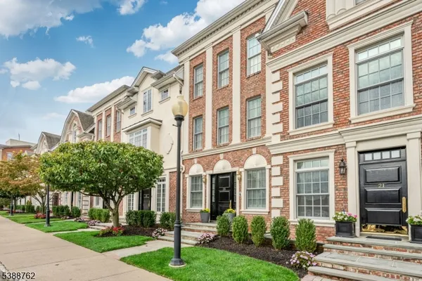 $1,800,000 | 23 Community Place, Morristown, NJ 07960
