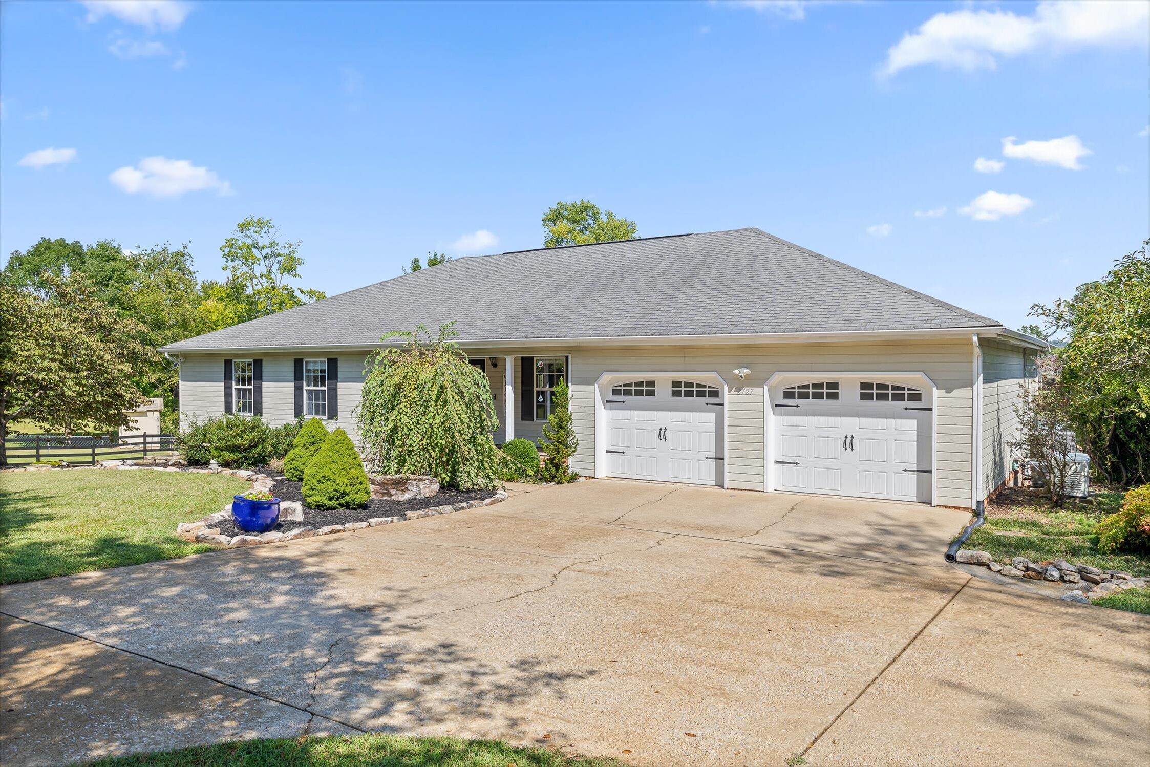 2727 Thicket Road Soddy Daisy, TN 37379 - Photo 4 of 90 26-Thicket-66