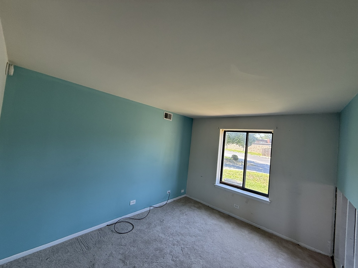 830 Elder Road, Unit 111 Homewood, IL 60430 - Photo 5 of 15 an empty room with windows