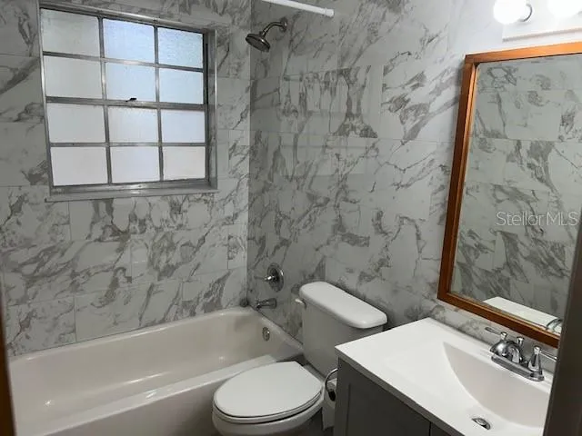 $1,095 | 6124 Southwest 11th Place, Gainesville, FL 32607