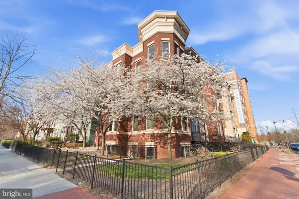 $929,000 | 751 P Street Northwest, Unit 2, Washington, DC 20001