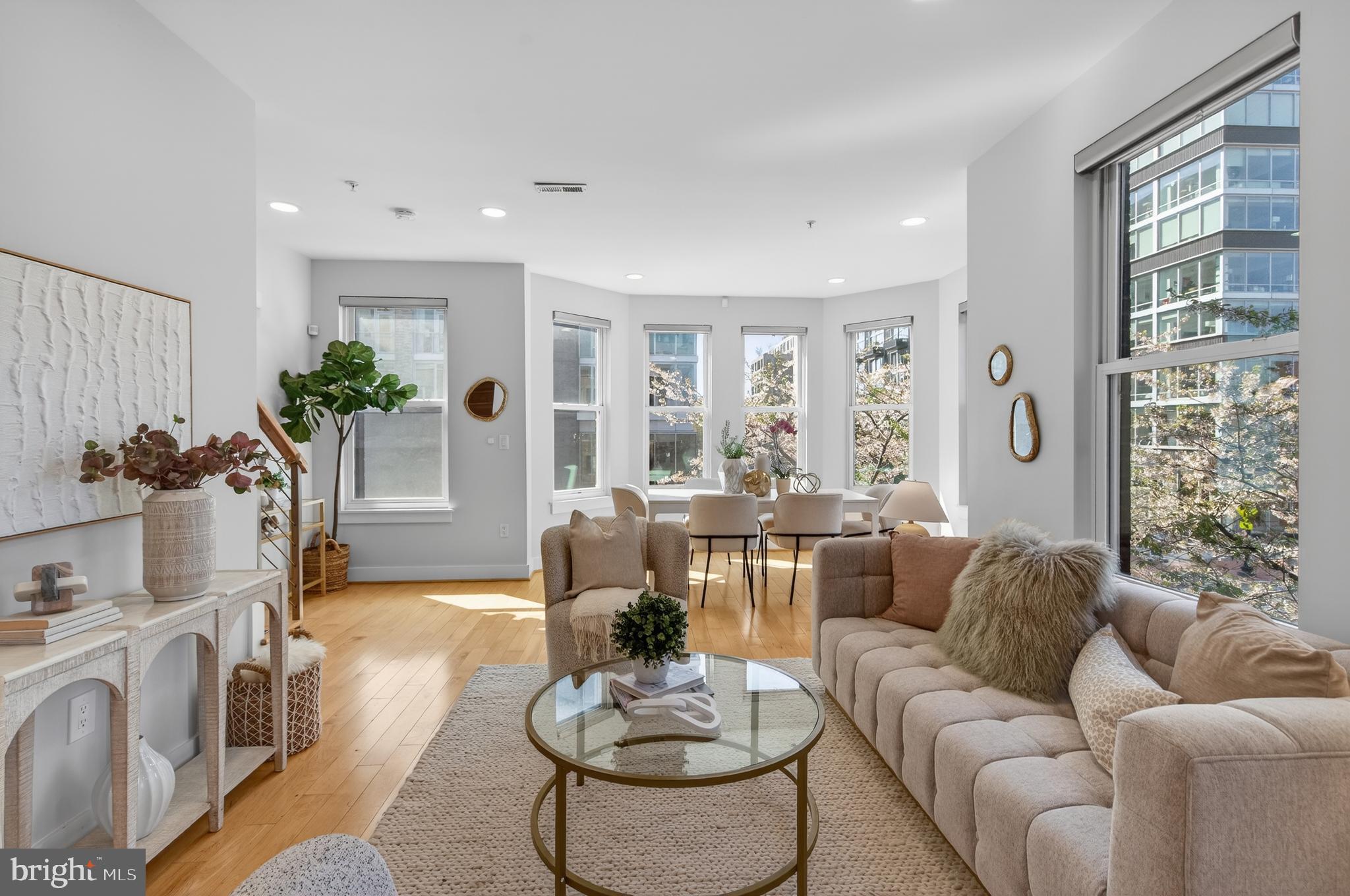 751 P Street Northwest, Unit 2 Washington, DC 20001 - Photo 11 of 39 Living Area