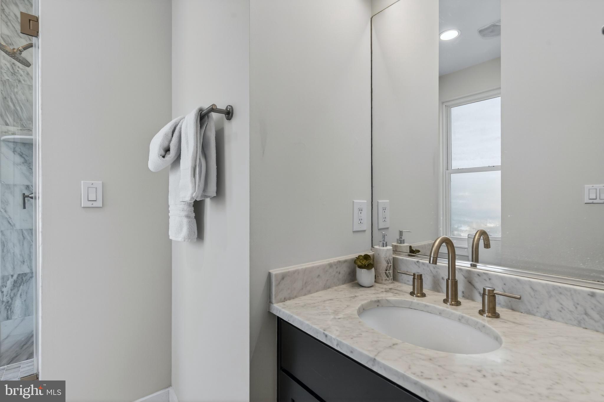 751 P Street Northwest, Unit 2 Washington, DC 20001 - Photo 25 of 39 Primary Bathroom