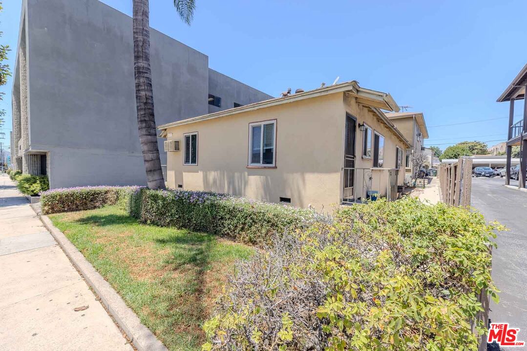 233 East Alameda Avenue, Unit A Burbank, CA 91502 - Photo 18 of 24