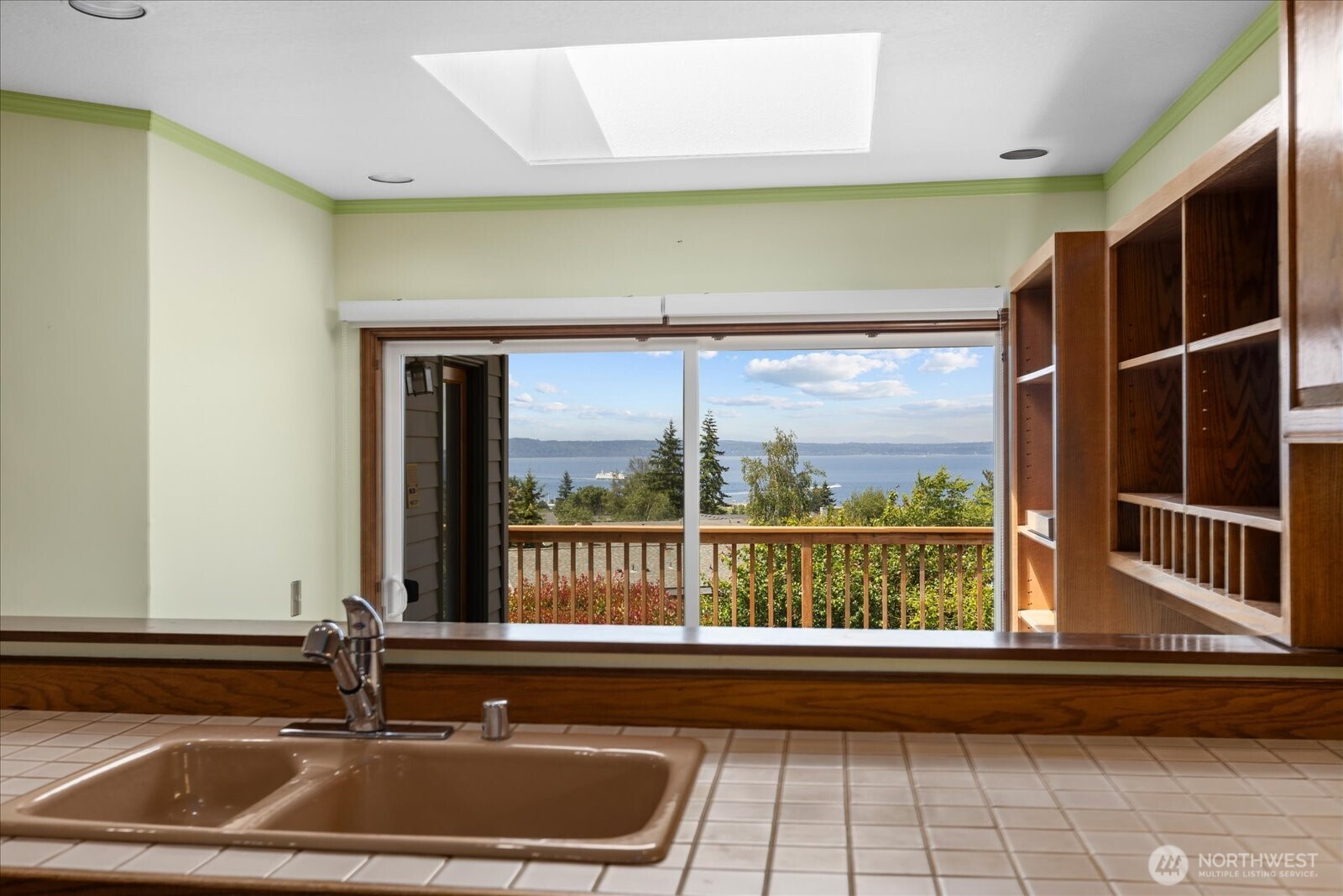 809 Spruce Place Edmonds, WA 98020 - Photo 12 of 40