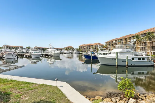 $580,000 | 1601 Marina Isle Way, Unit 101, Jupiter, FL 33477