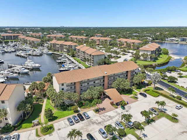 $580,000 | 1601 Marina Isle Way, Unit 101, Jupiter, FL 33477