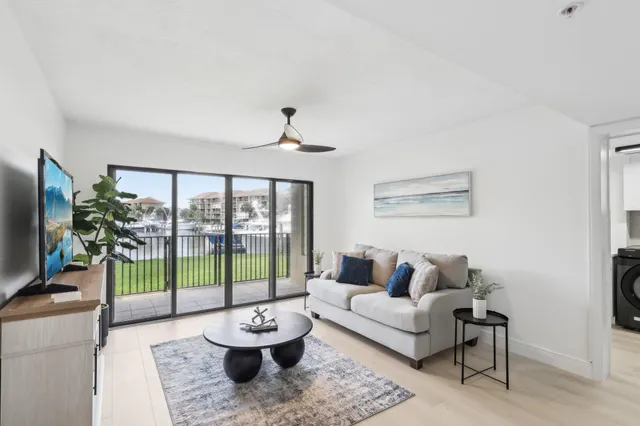 $580,000 | 1601 Marina Isle Way, Unit 101, Jupiter, FL 33477