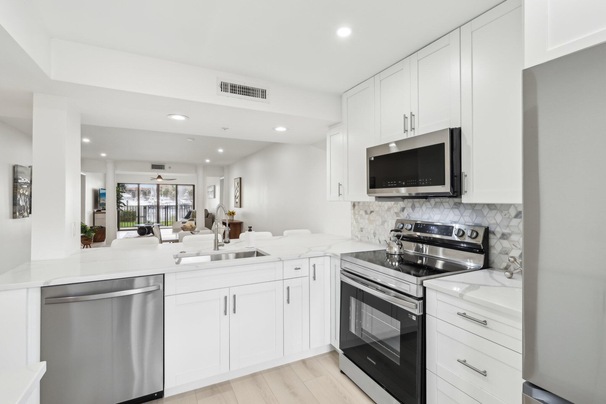 1601 Marina Isle Way, Unit 101 Jupiter, FL 33477 - Photo 9 of 33 15-web-or-mls-Marina Isle Way 101-2405-0