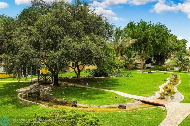 5160 Southwest 40th Avenue, Unit 29D Dania Beach, FL 33314 - Photo 30 of 31 a view of a golf course
