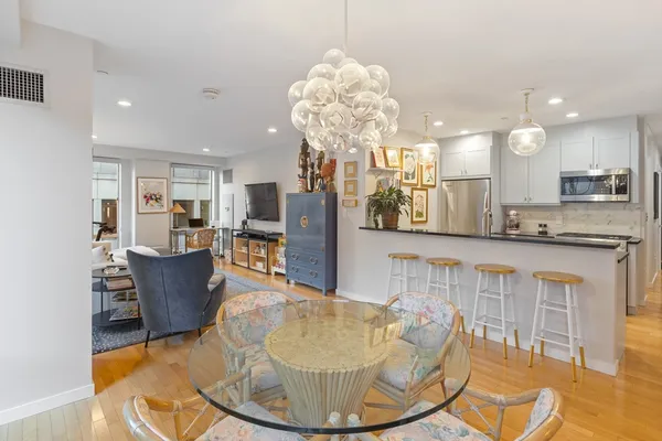 $5,200 | 80 Broad Street, Unit 307, Boston, MA 02110