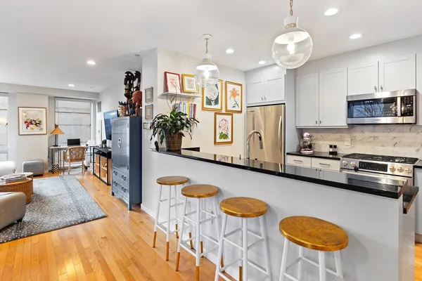 $5,200 | 80 Broad Street, Unit 307, Boston, MA 02110