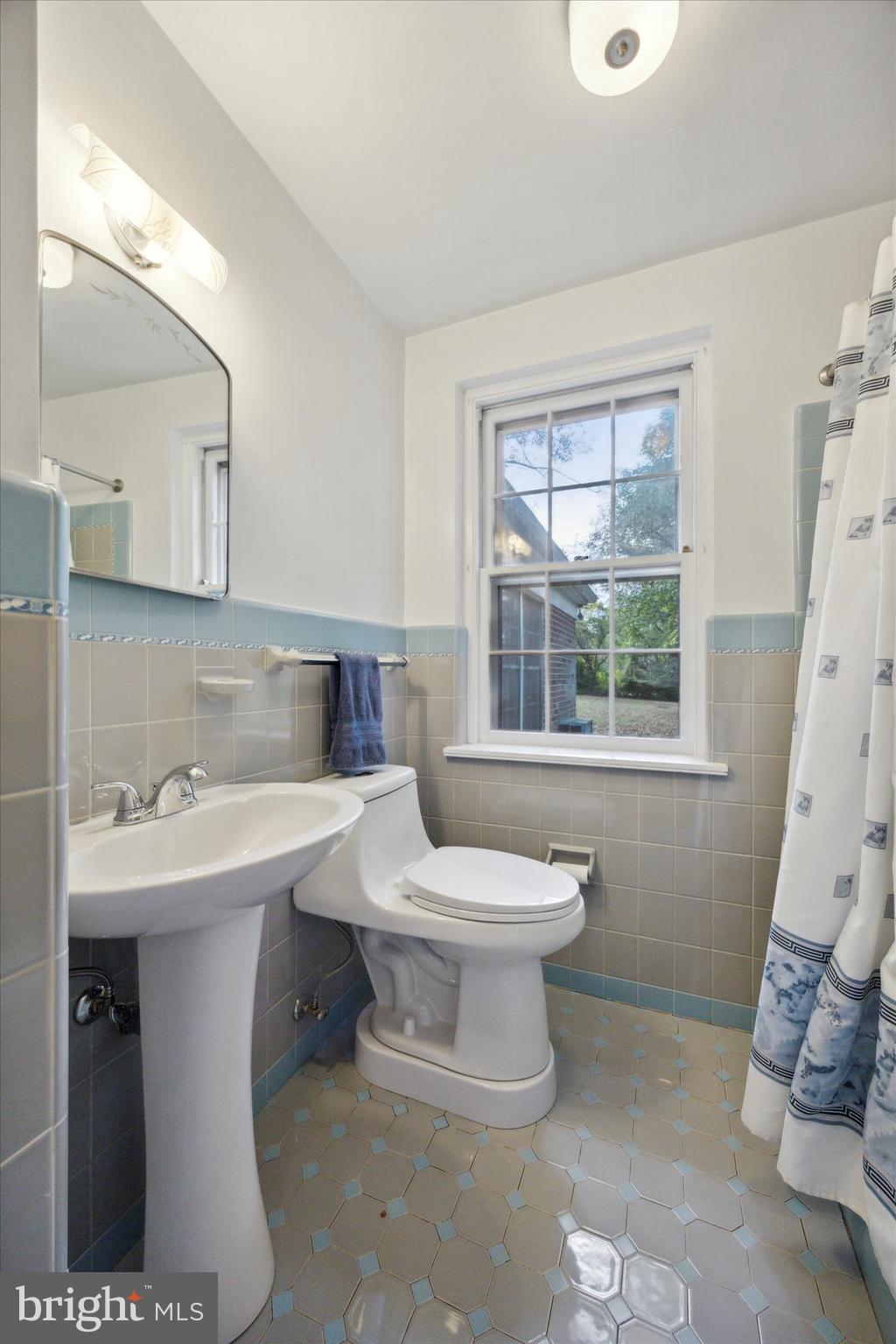 722 Sproul Road Bryn Mawr, PA 19010 - Photo 14 of 34 Gallery Image 14