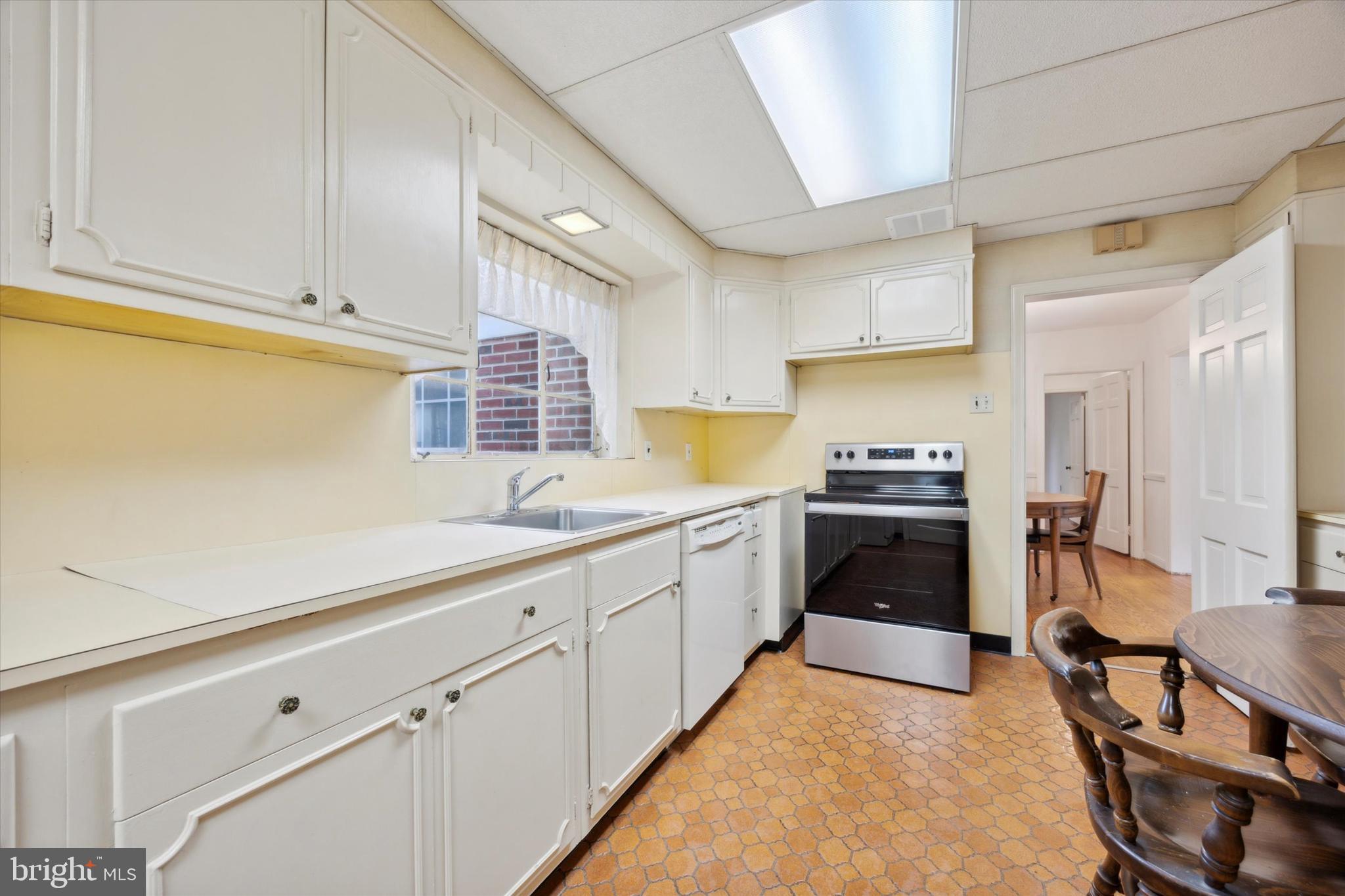 722 Sproul Road Bryn Mawr, PA 19010 - Photo 7 of 34 Gallery Image 7