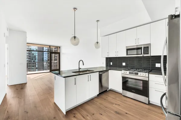 $2,600 | 1212 Demonbreun Street, Unit 1210, Nashville, TN 37203