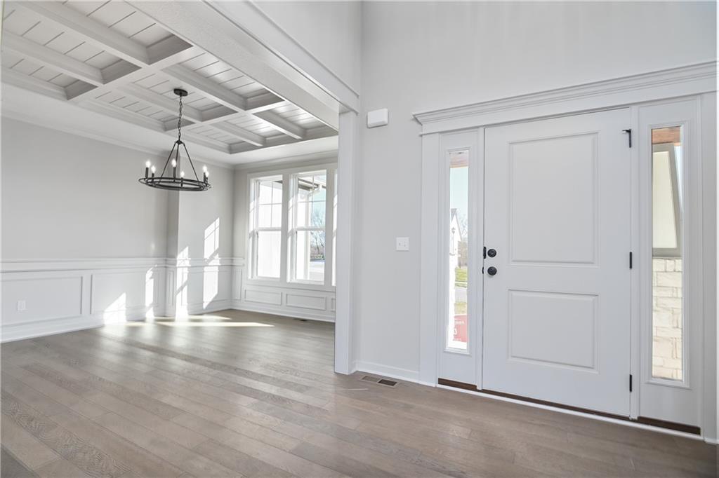 6104 Barth Road Shawnee, KS 66226 - Photo 6 of 34