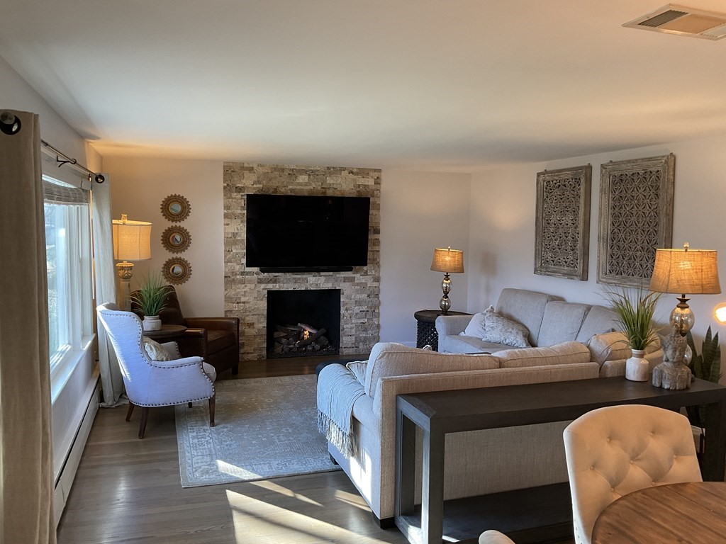3 Amherst Road Andover, MA 01810 - Photo 8 of 36 Gallery Image 8