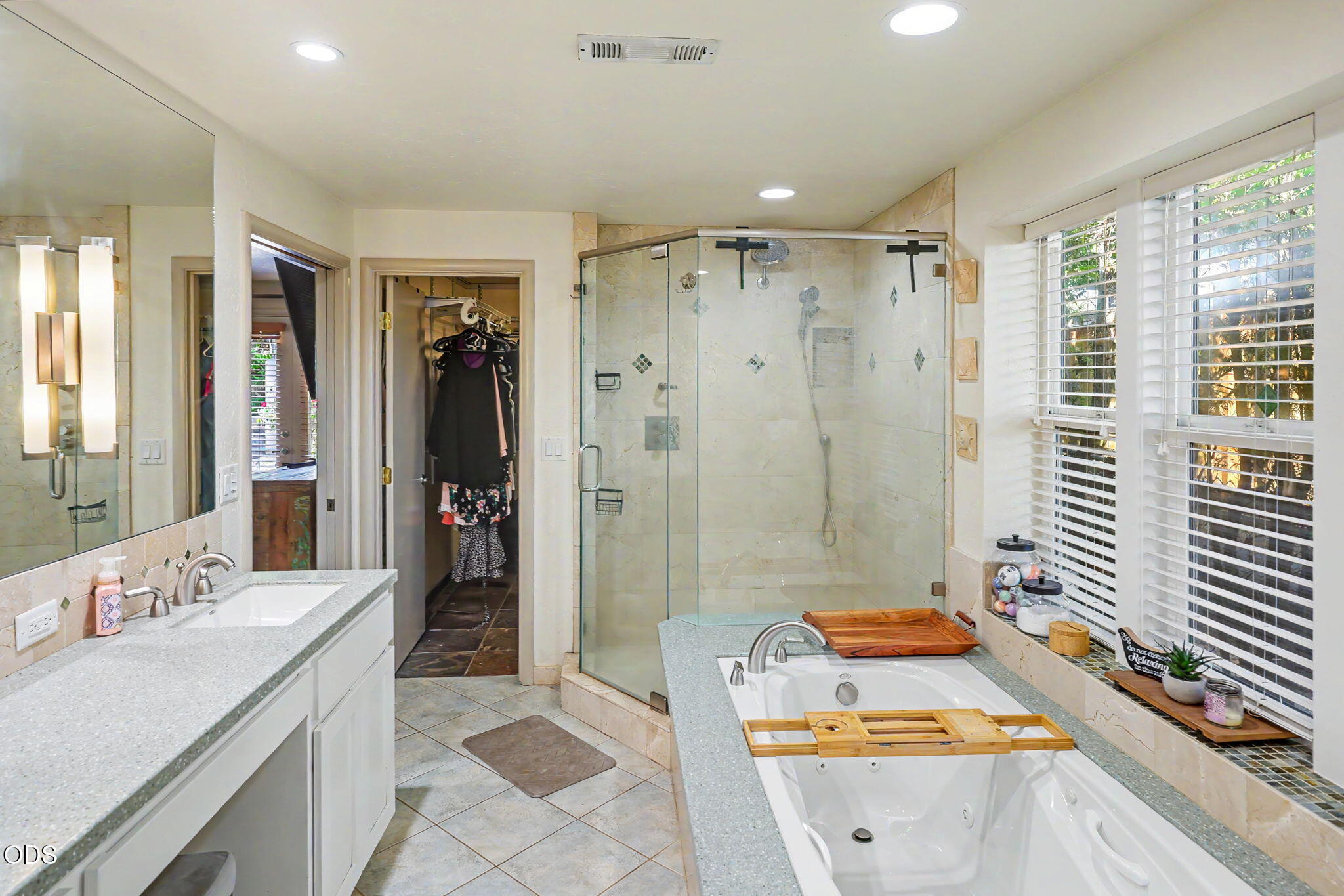 2639 Hillcrest Road Medford, OR 97504 - Photo 16 of 44