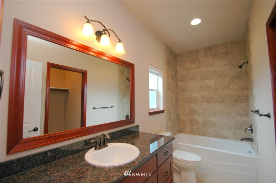 9200 Fox Ridge Lane Southeast Olympia, WA 98513 - Photo 12 of 21 Gallery Image 12