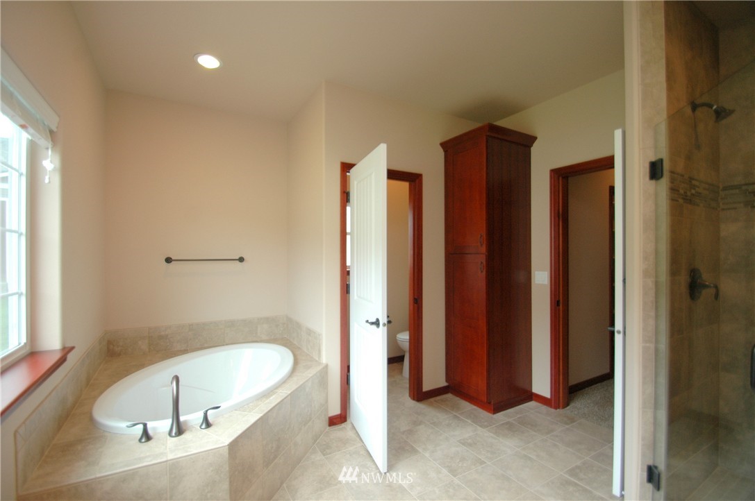 9200 Fox Ridge Lane Southeast Olympia, WA 98513 - Photo 9 of 21 Gallery Image 9