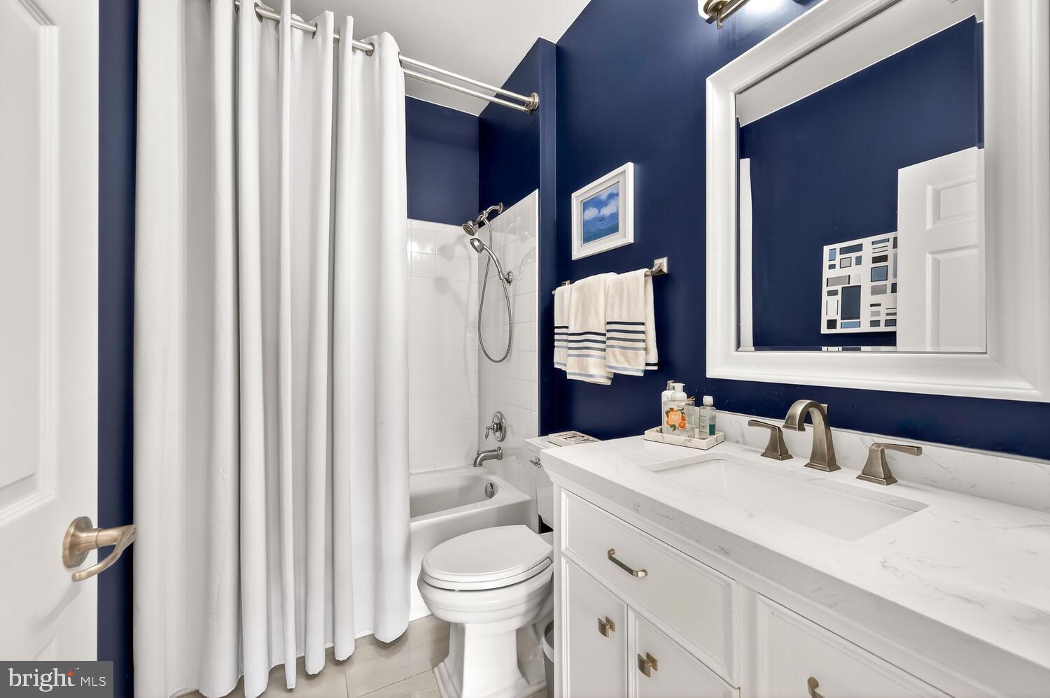 28241 Knapps Easton, MD 21601 - Photo 48 of 69 a bathroom with a sink toilet and shower