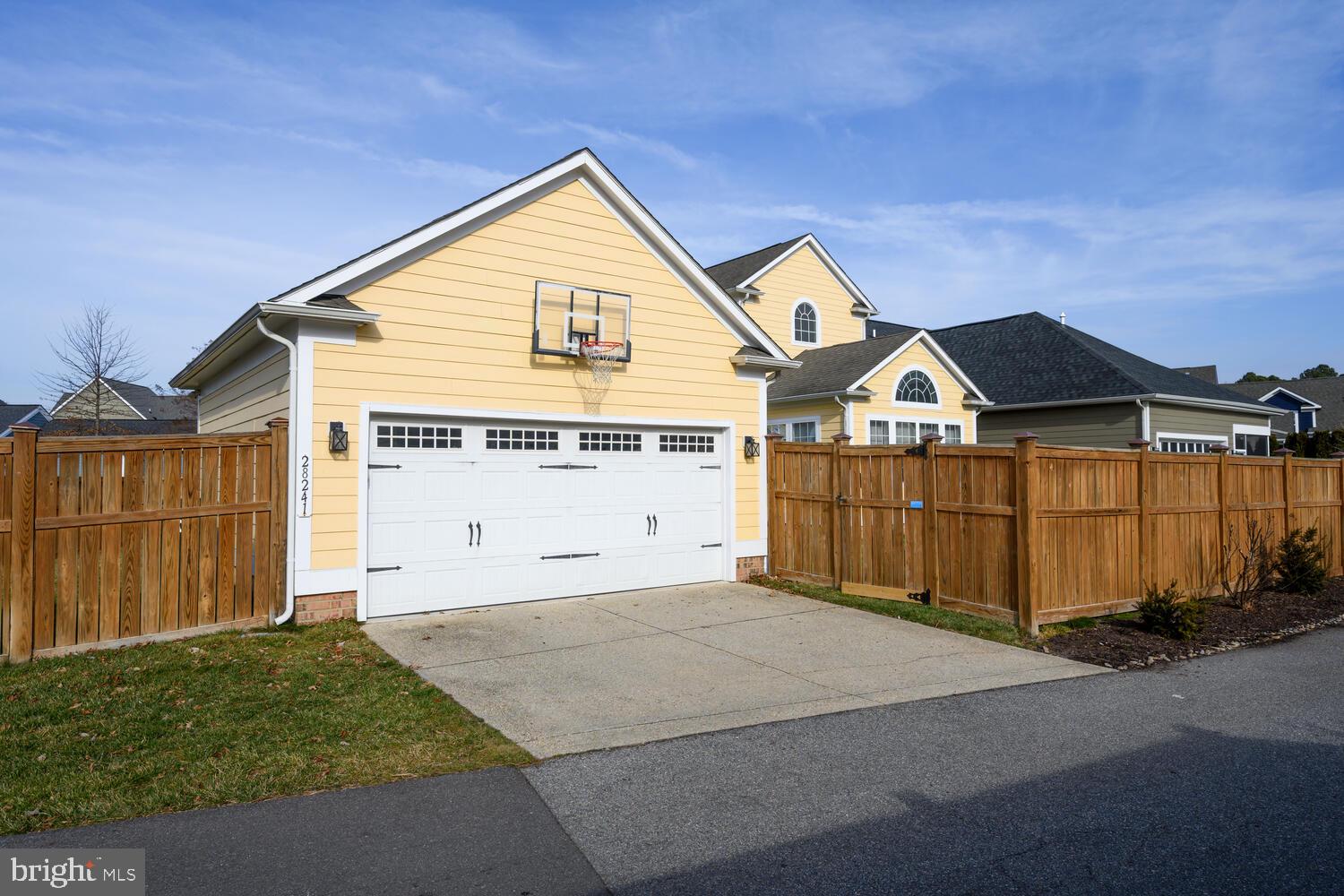 28241 Knapps Easton, MD 21601 - Photo 7 of 69 a view of a garage