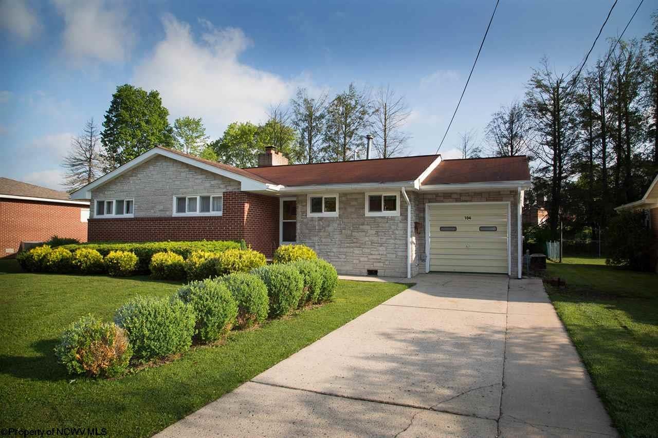 104 South Gate Road Elkins, WV 26241 - Photo 2 of 17 Gallery Image 2