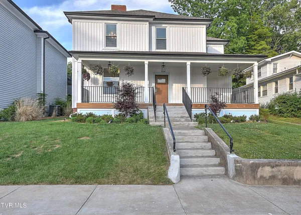 $649,900 | 705 Alabama Street, Bristol, TN 37620