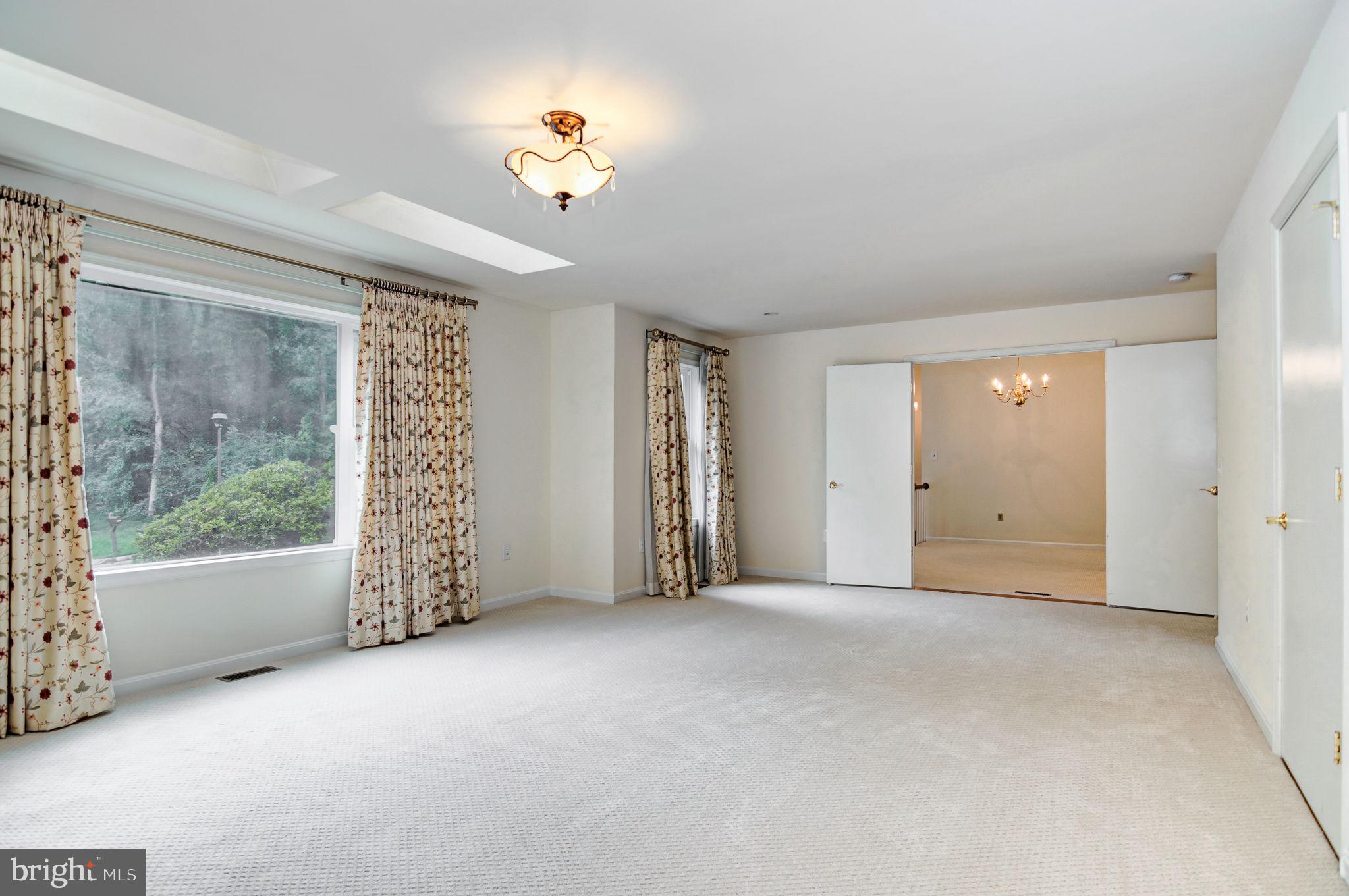 6016 Wheaton Drive Burke, VA 22015 - Photo 24 of 63 Primary Main level.