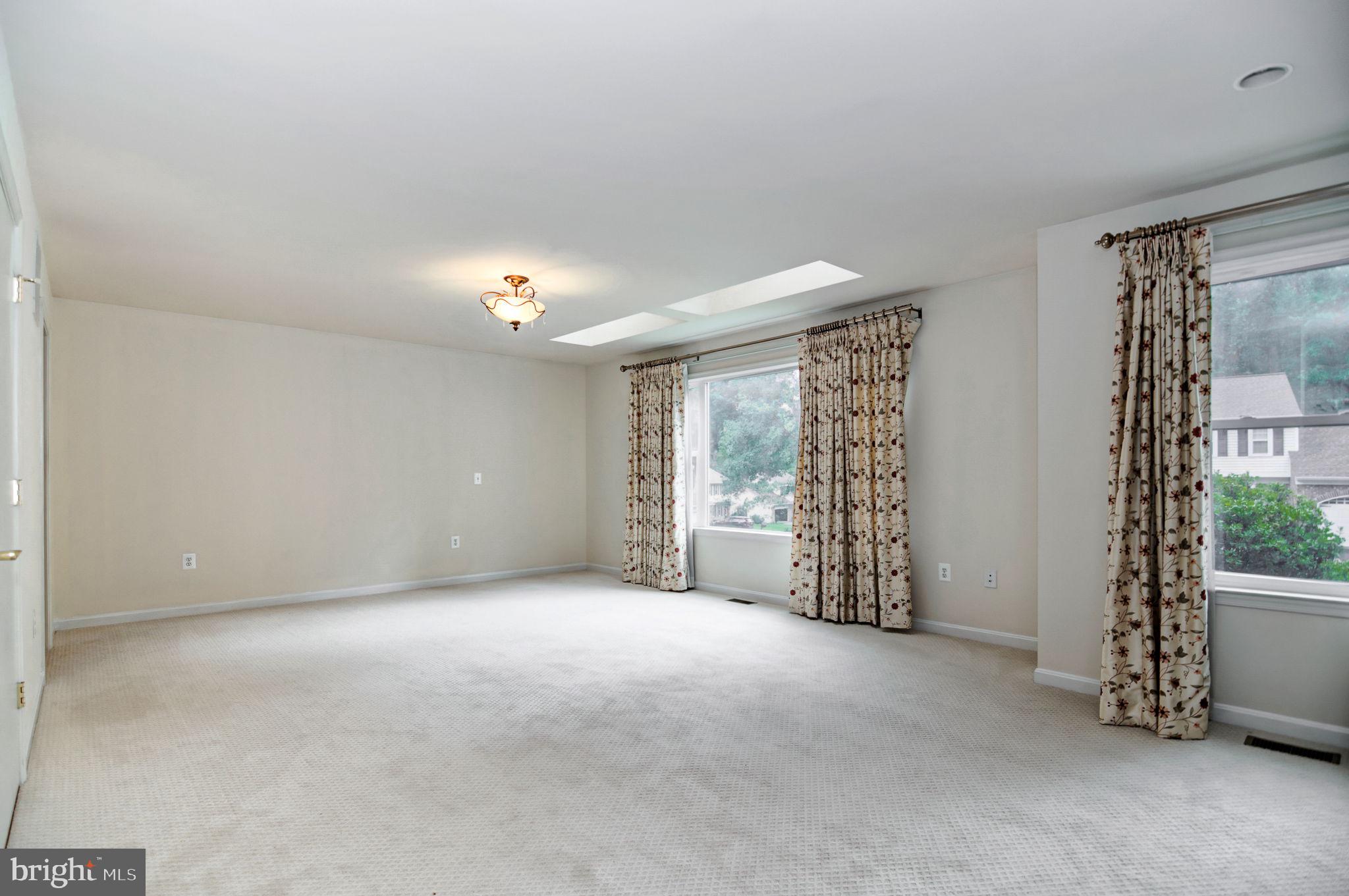 6016 Wheaton Drive Burke, VA 22015 - Photo 25 of 63 Primary Main level.