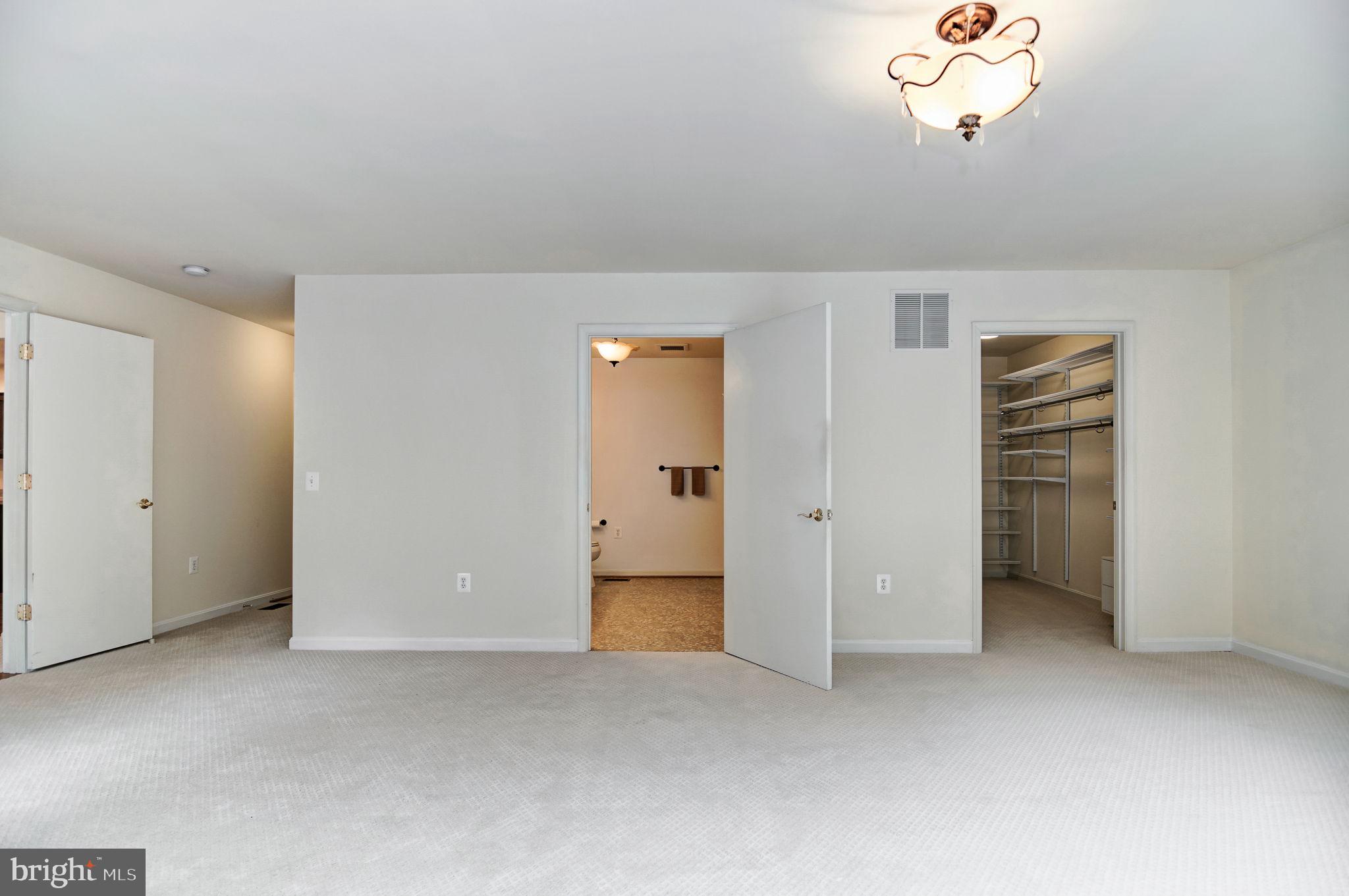 6016 Wheaton Drive Burke, VA 22015 - Photo 26 of 63 Primary Main level.