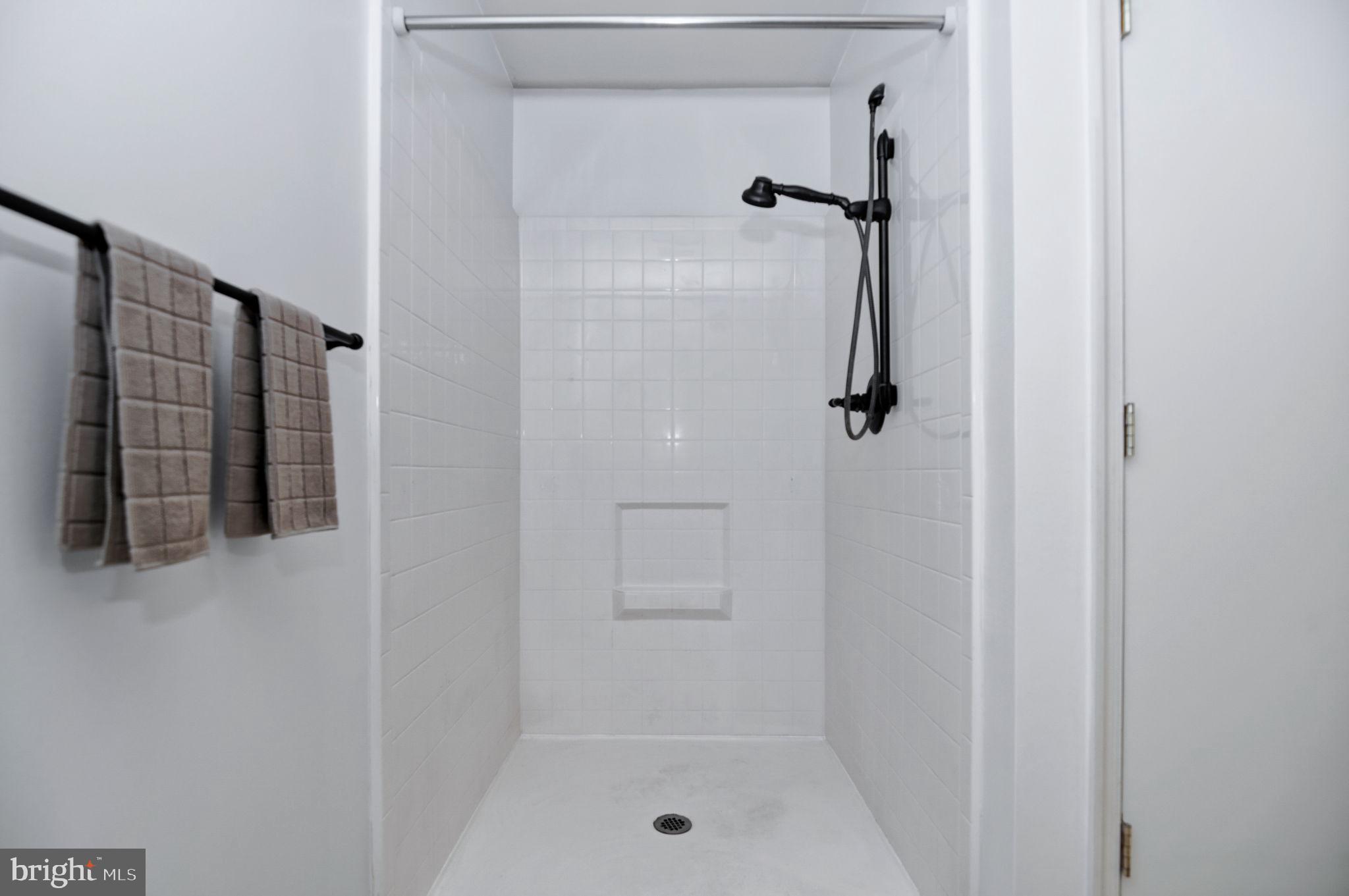 6016 Wheaton Drive Burke, VA 22015 - Photo 28 of 63 Primary Bathroom.