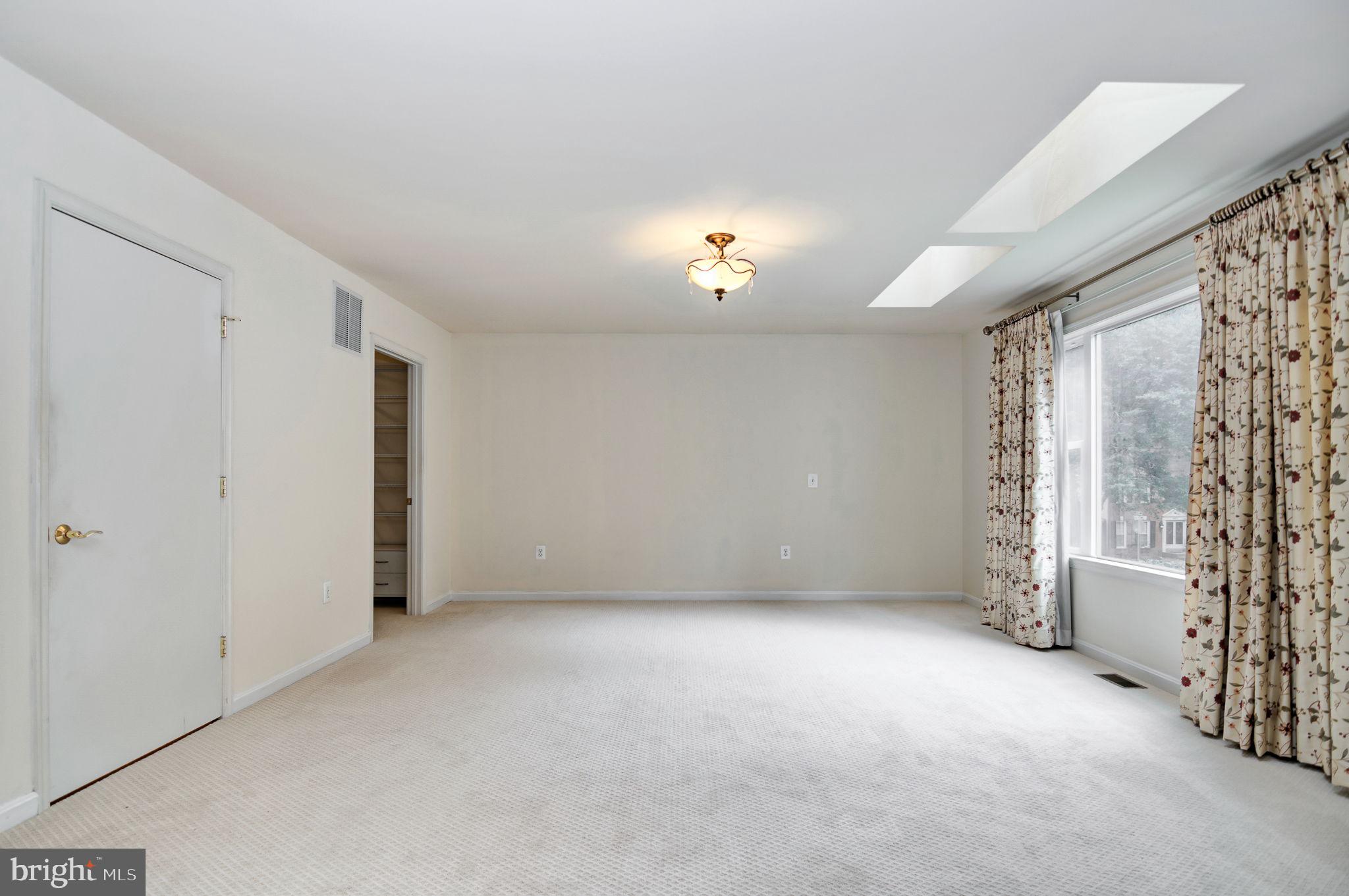 6016 Wheaton Drive Burke, VA 22015 - Photo 30 of 63 Primary Main level.