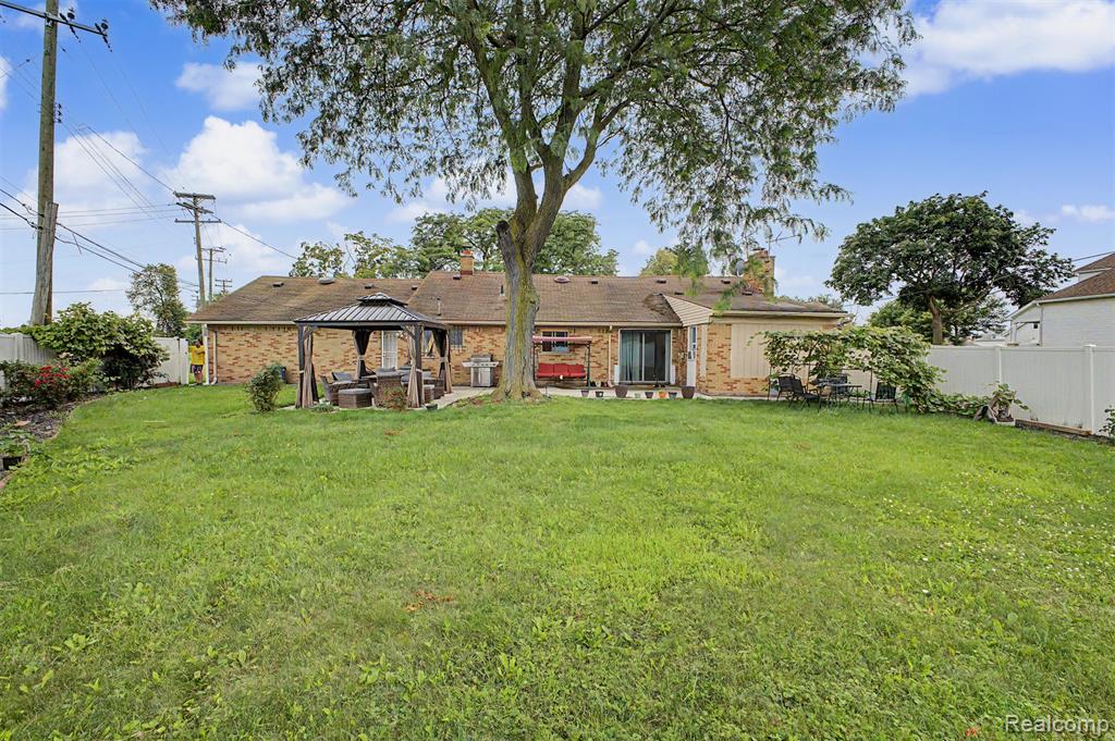 8650 Whitlock Avenue Dearborn, MI 48126 - Photo 33 of 40