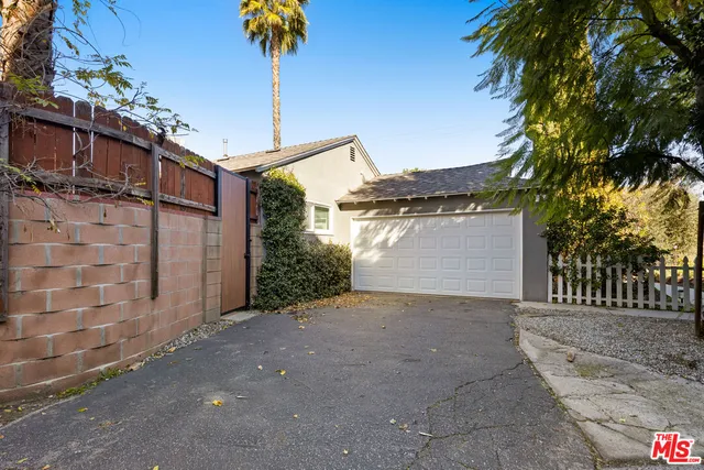 $6,500 | 12730 La Maida Street, Valley Village, CA 91607